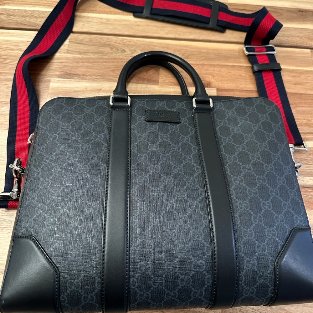 GG Gucci Briefcase with shoulder strap.